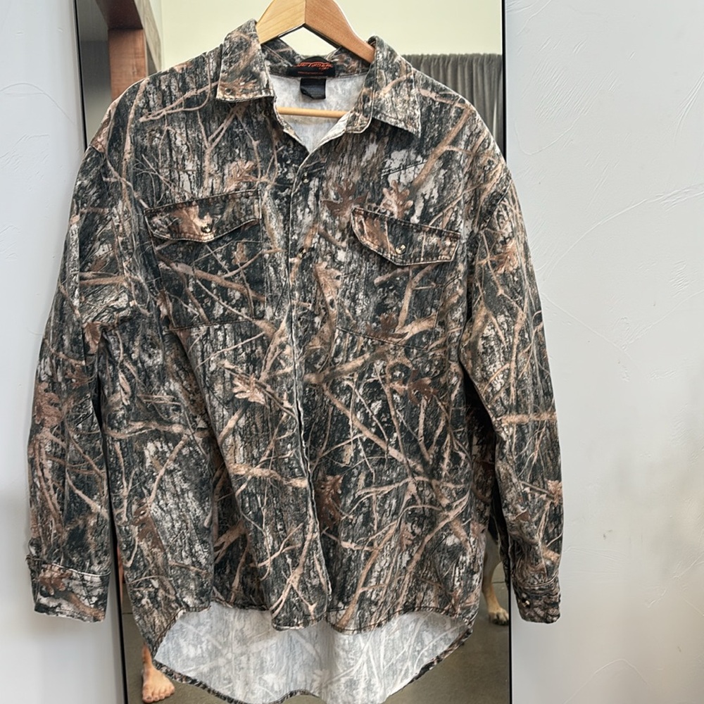 True Timber camo long sleeve button up shirt
XXL Men’s